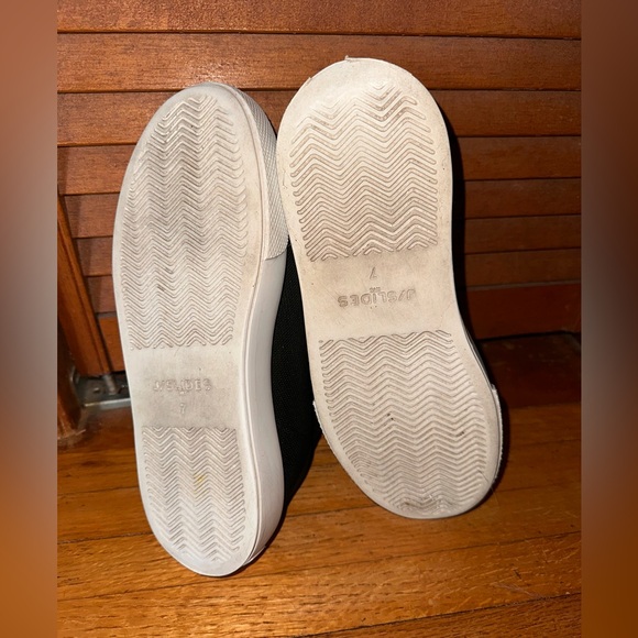 Like new J/Slides Daphnie kicks - Picture 7 of 7